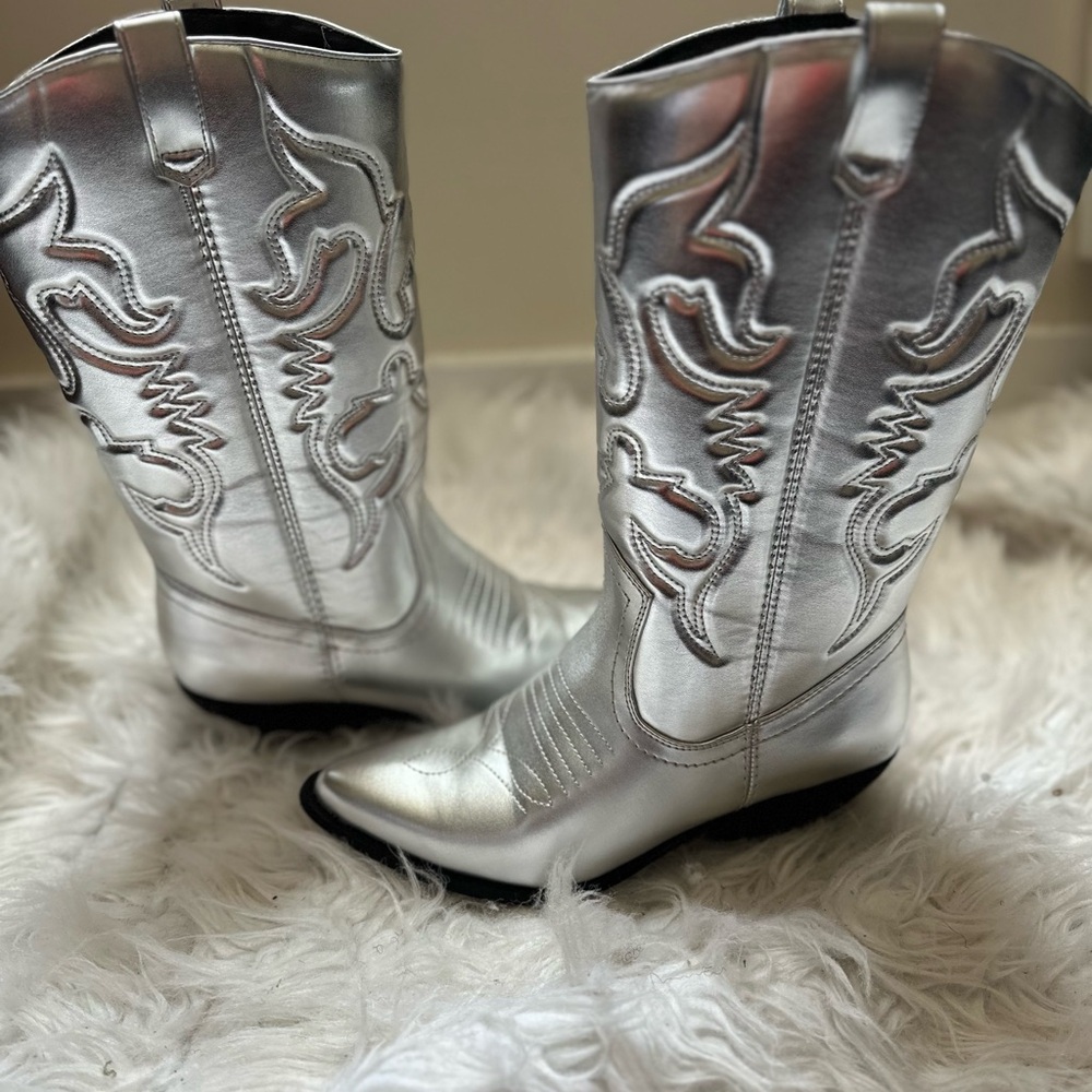 Faux Leather Stitch Detailing Block Heel Boots